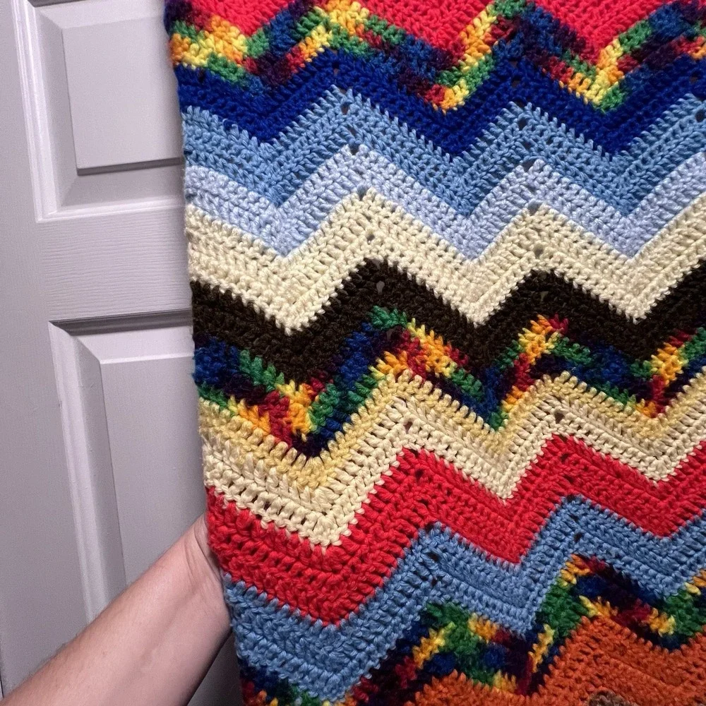 Vintage Chevron Zig Zag Handmade Crochet Afghan Blanket Throw Retro 41 X 56